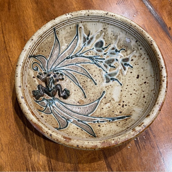 Vintage 2005 gorgeous artist signed studio pottery frog bowl - Picture 4 of 9
